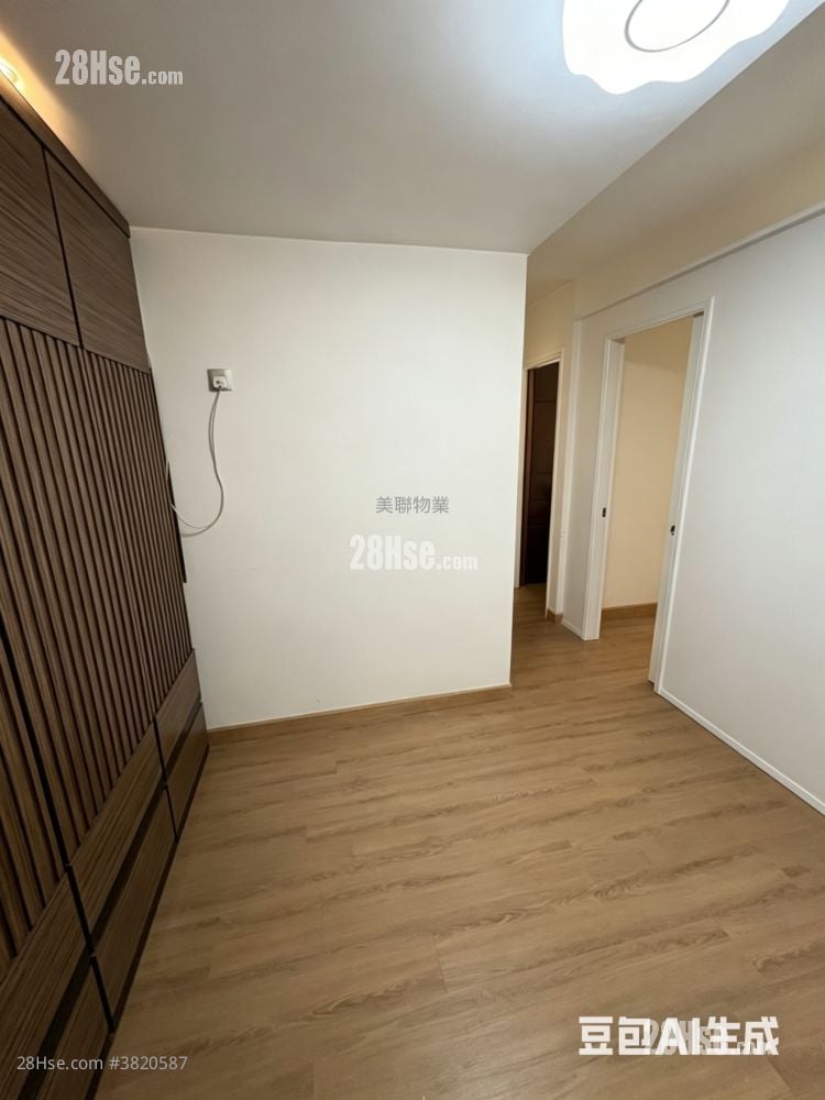 Hilton Plaza Sell 2 Bedrooms , 1 Bathroom 283 ft²