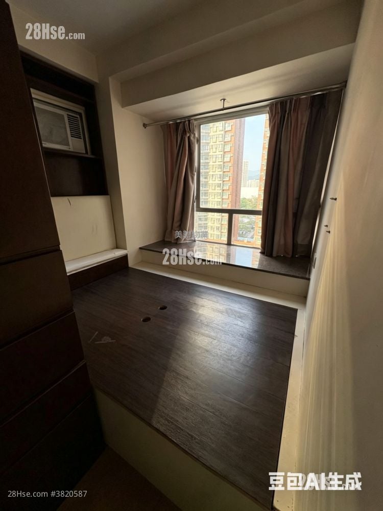 Hilton Plaza Sell 2 Bedrooms , 1 Bathroom 283 ft²