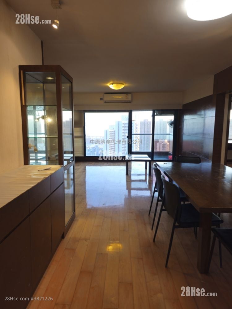 海峰花園 售盤 3 房 , 2 浴室 1,083 平方呎