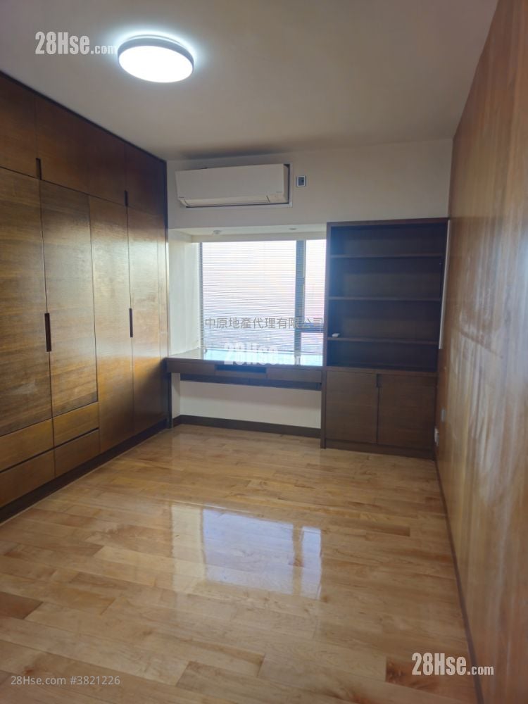 海峰花園 售盤 3 房 , 2 浴室 1,083 平方呎