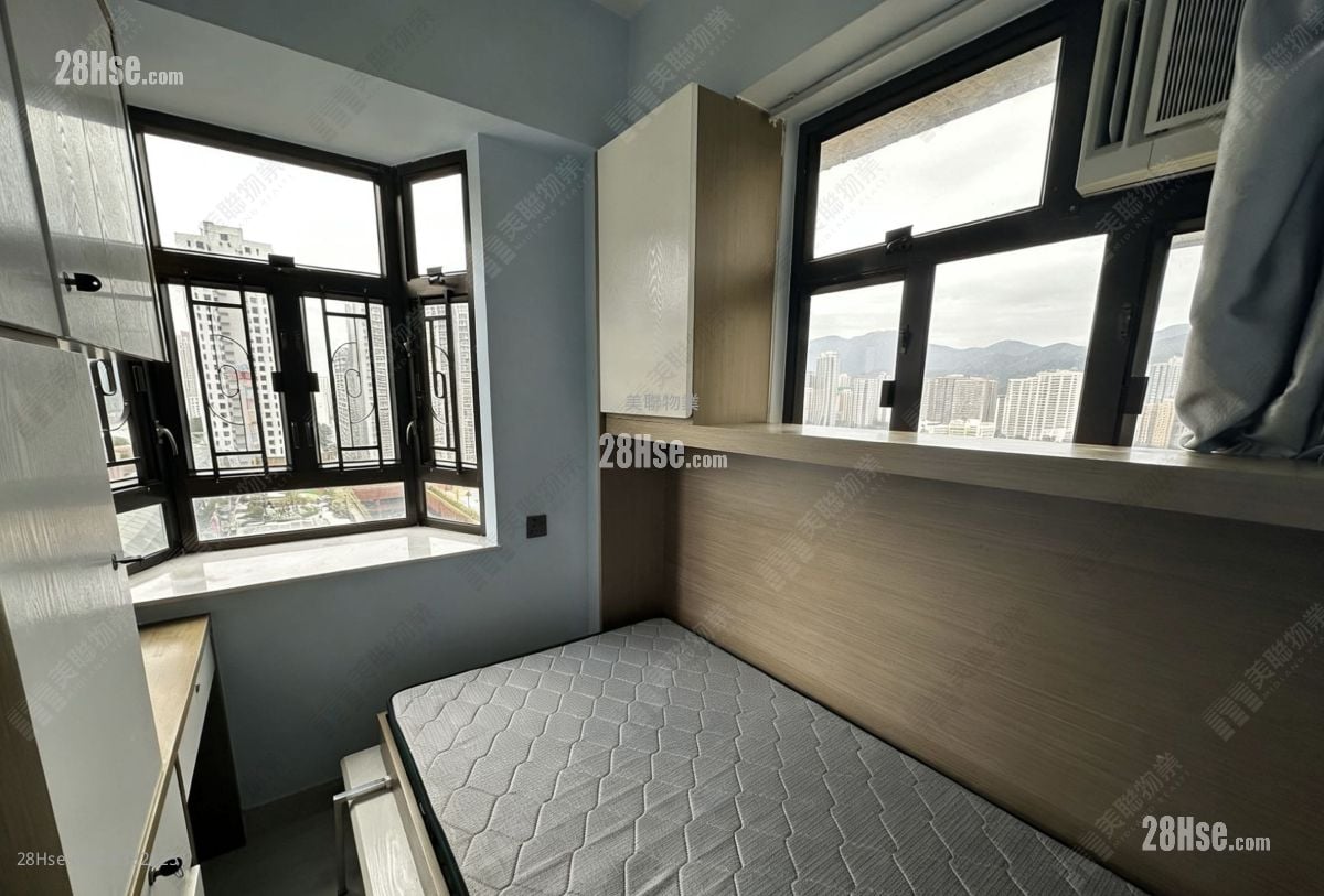 偉華中心 租盤 2 房 , 1 浴室 358 平方呎