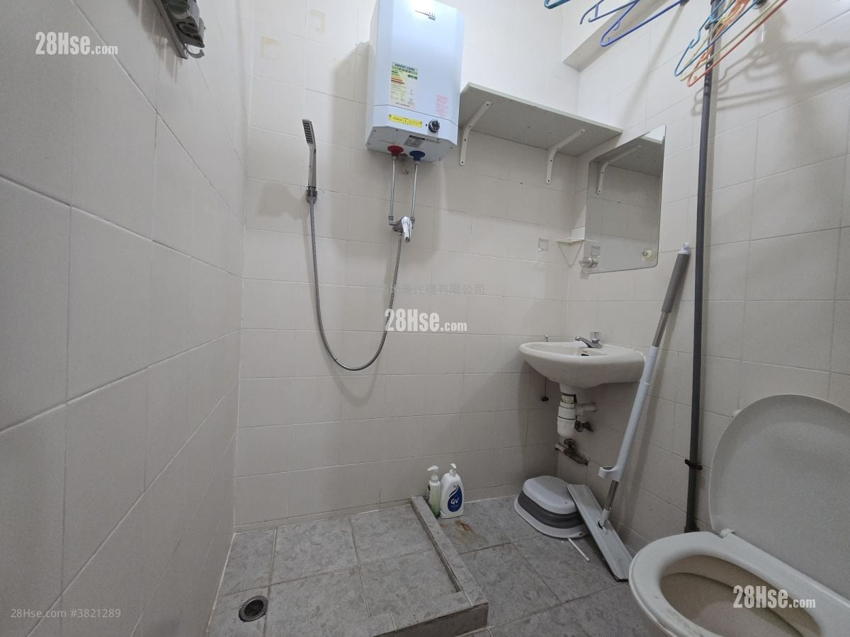 Fok Cheong Building Sell 2 Bedrooms , 1 Bathroom 330 ft²