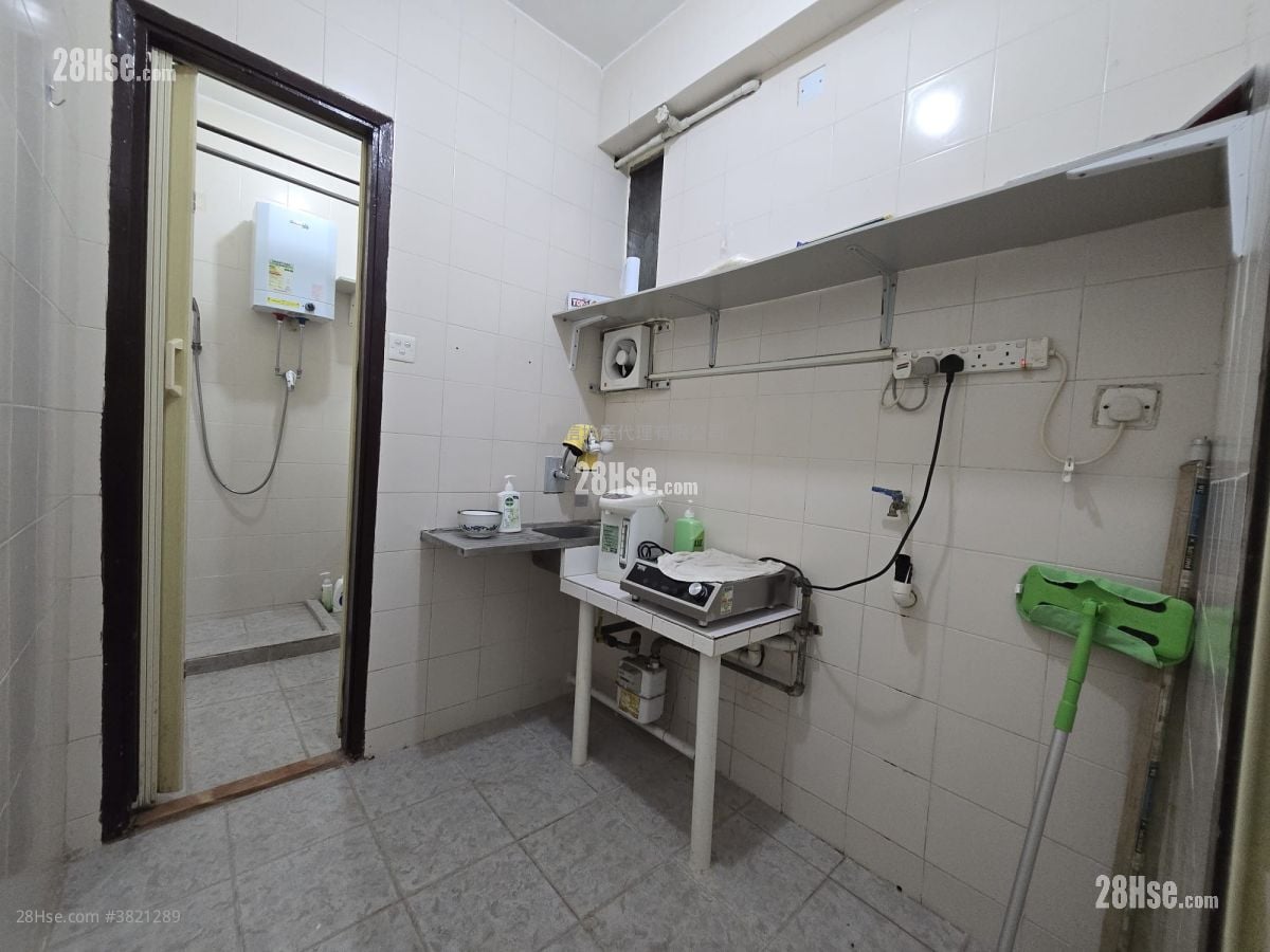 Fok Cheong Building Sell 2 Bedrooms , 1 Bathroom 330 ft²