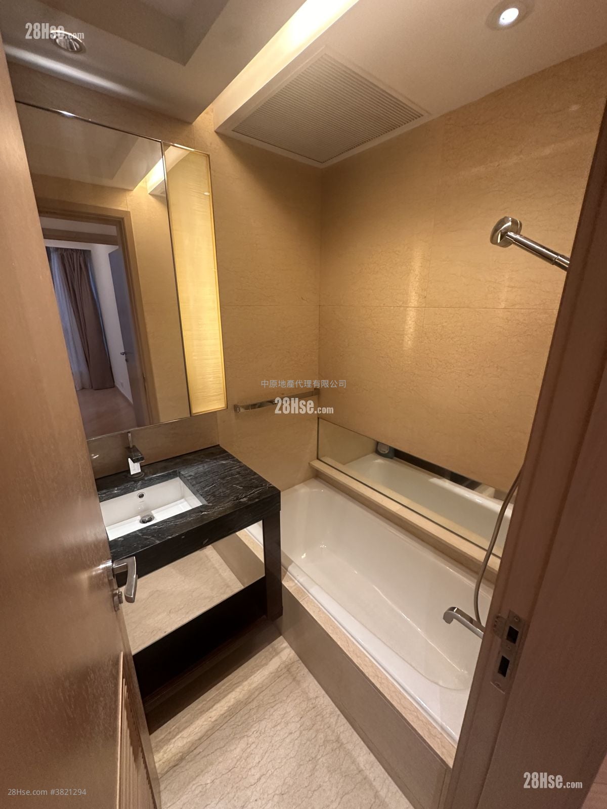 The Cullinan Sell 4 Bedrooms , 3 Bathrooms 1,391 ft²