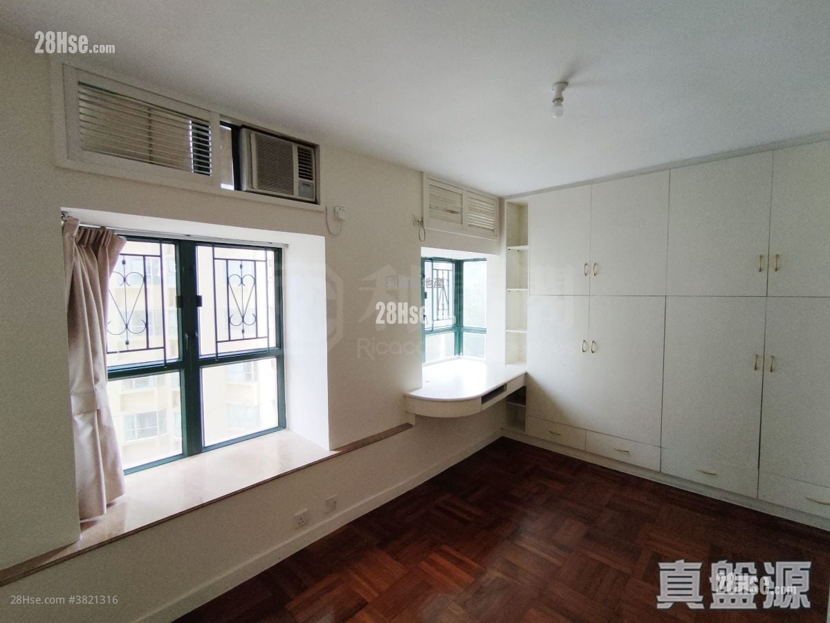 Galaxia Sell 2 Bedrooms 517 ft²