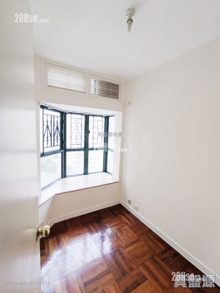 Galaxia Sell 2 Bedrooms 517 ft²