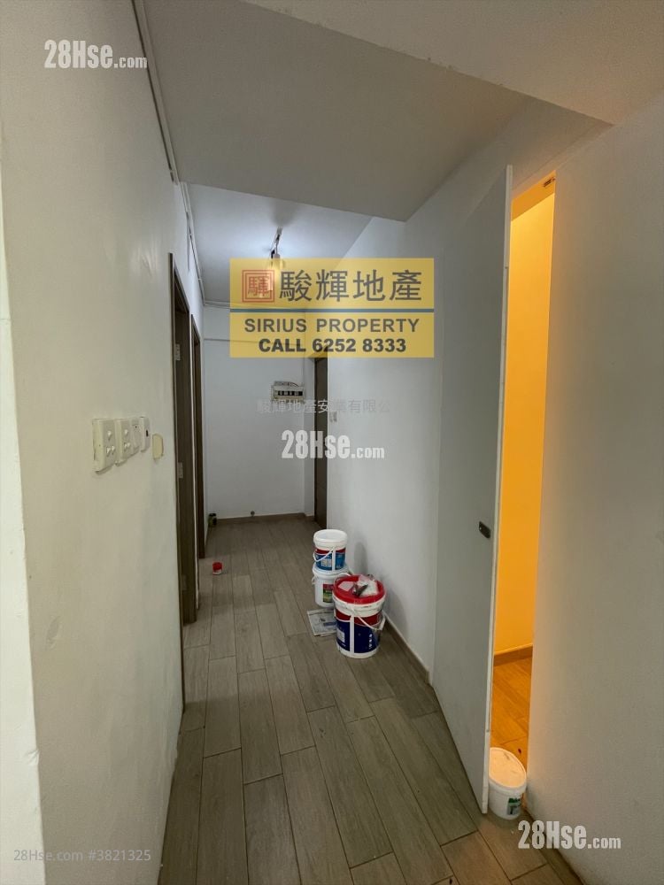 Tak Lee Building Rental 207 ft²