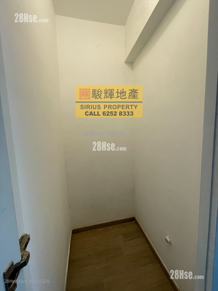Tak Lee Building Rental 207 ft²