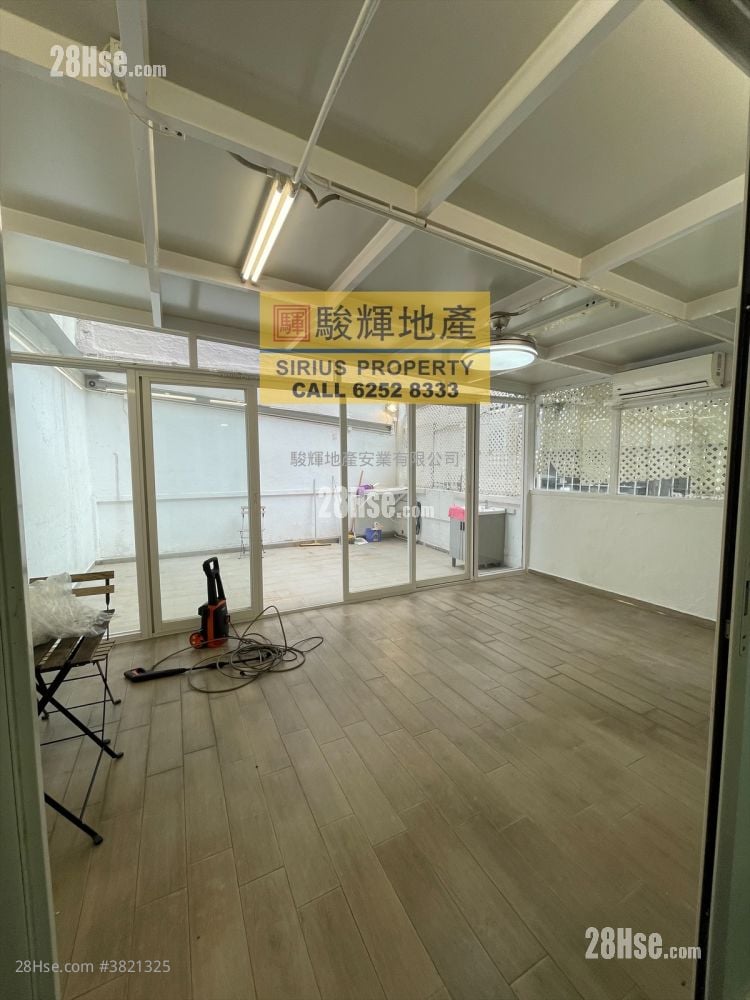 Tak Lee Building Rental 207 ft²