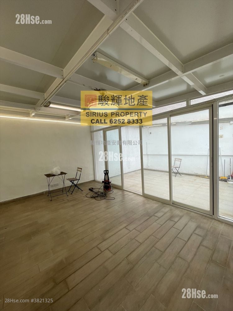 Tak Lee Building Rental 207 ft²