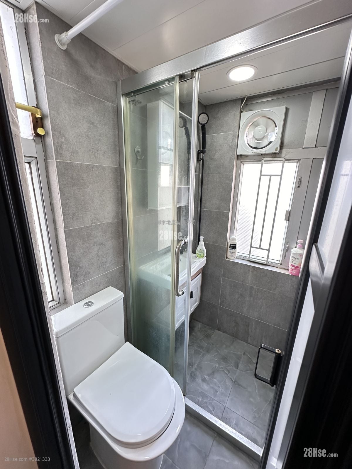 879 King’s Road Rental 1 Bedroom , 1 Bathroom 165 ft²