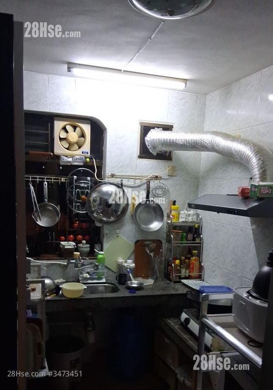 Village Rental 3 Bedrooms , 1 Bathroom 700 ft²