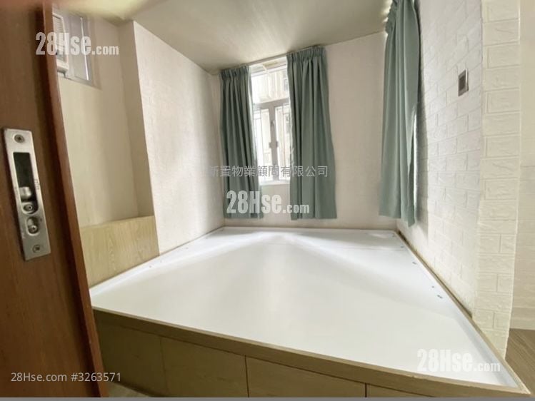 Hong Wah Mansion Sell 1 Bedroom , 1 Bathroom 325 ft²