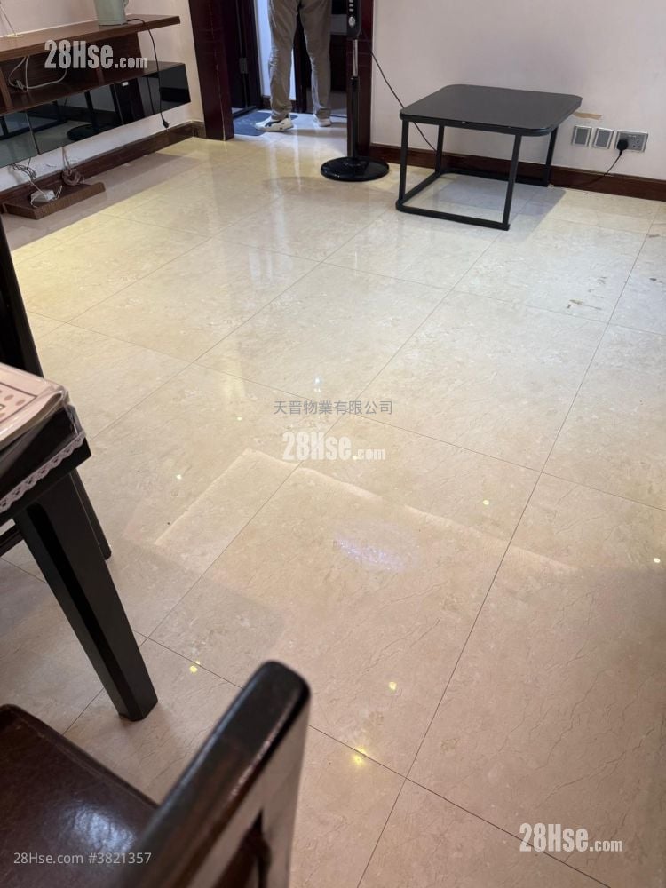 Yik Yin Building Sell 3 Bedrooms , 1 Bathroom 566 ft²