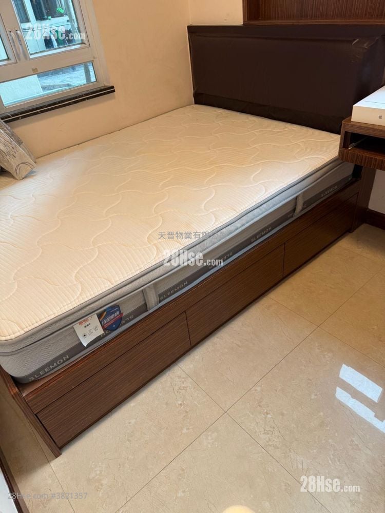 Yik Yin Building Sell 3 Bedrooms , 1 Bathroom 566 ft²