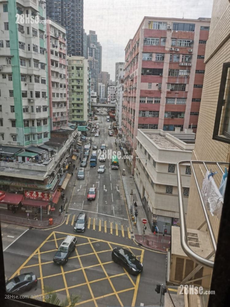 Yik Yin Building Sell 3 Bedrooms , 1 Bathroom 566 ft²