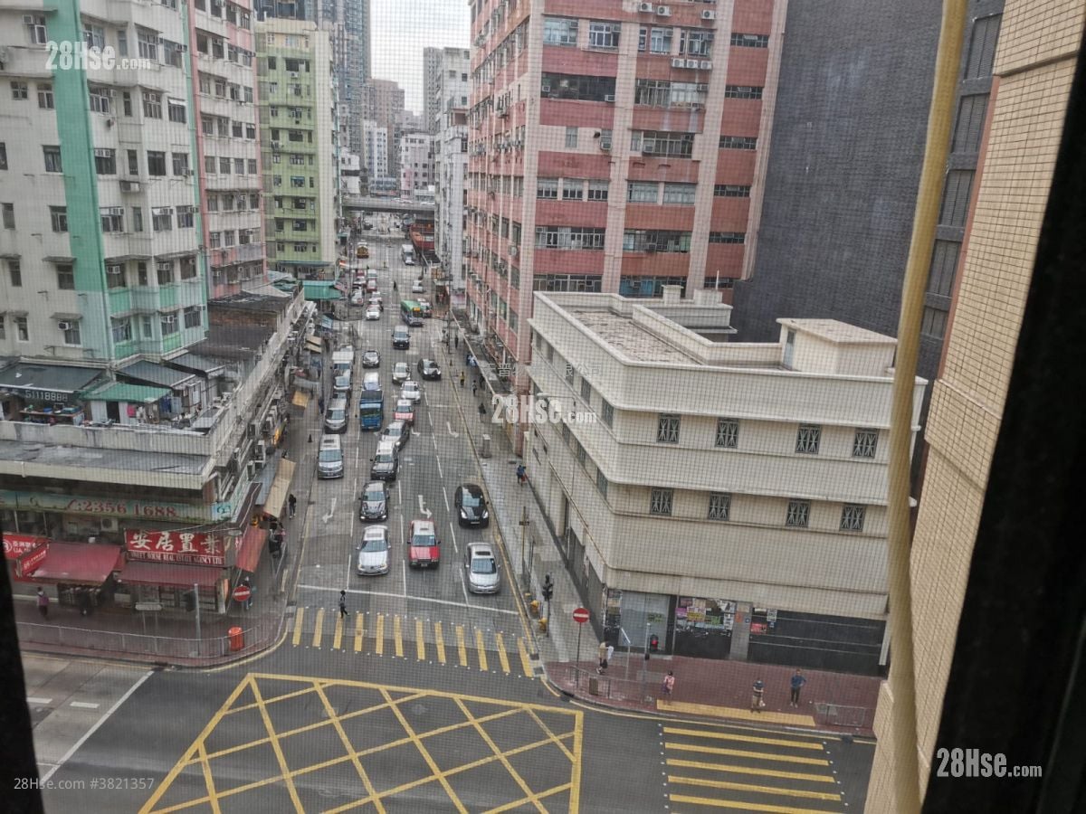 Yik Yin Building Sell 3 Bedrooms , 1 Bathroom 566 ft²