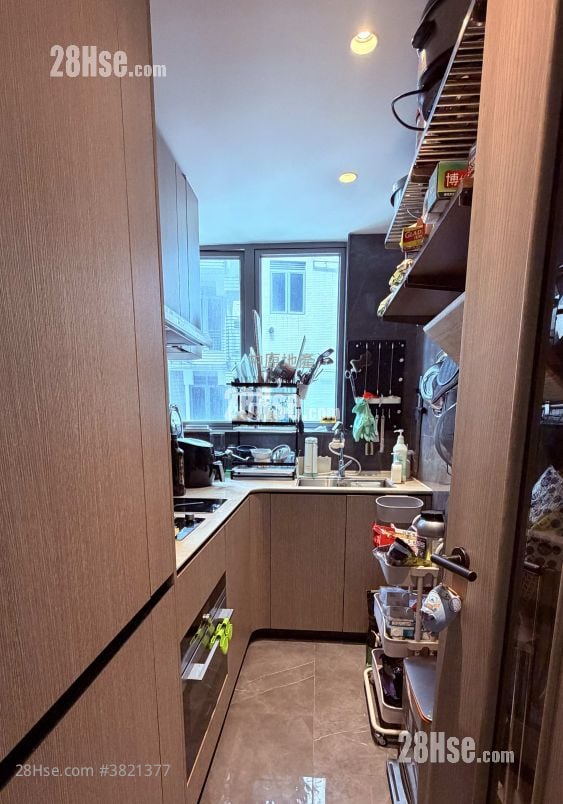 上源 售盤 2 房 , 1 浴室 568 平方呎