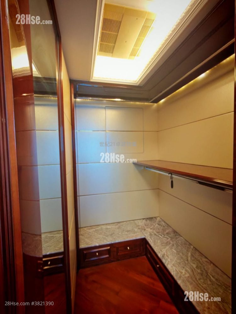 御金国峯 租盘 2 房 , 4 浴室 1,204 平方尺