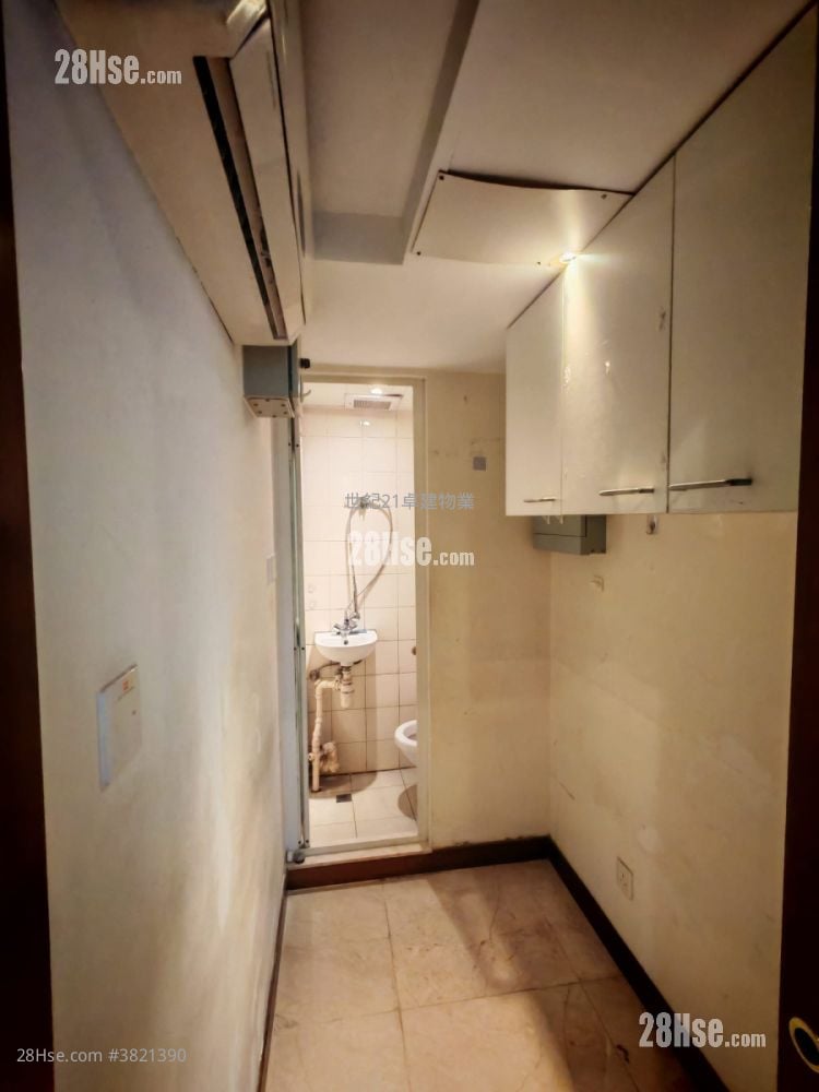 御金国峯 租盘 2 房 , 4 浴室 1,204 平方尺