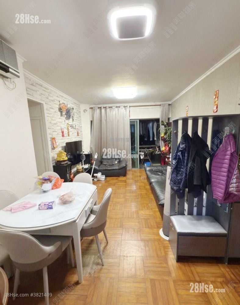 Woodland Crest Sell 3 Bedrooms , 2 Bathrooms 1,022 ft²