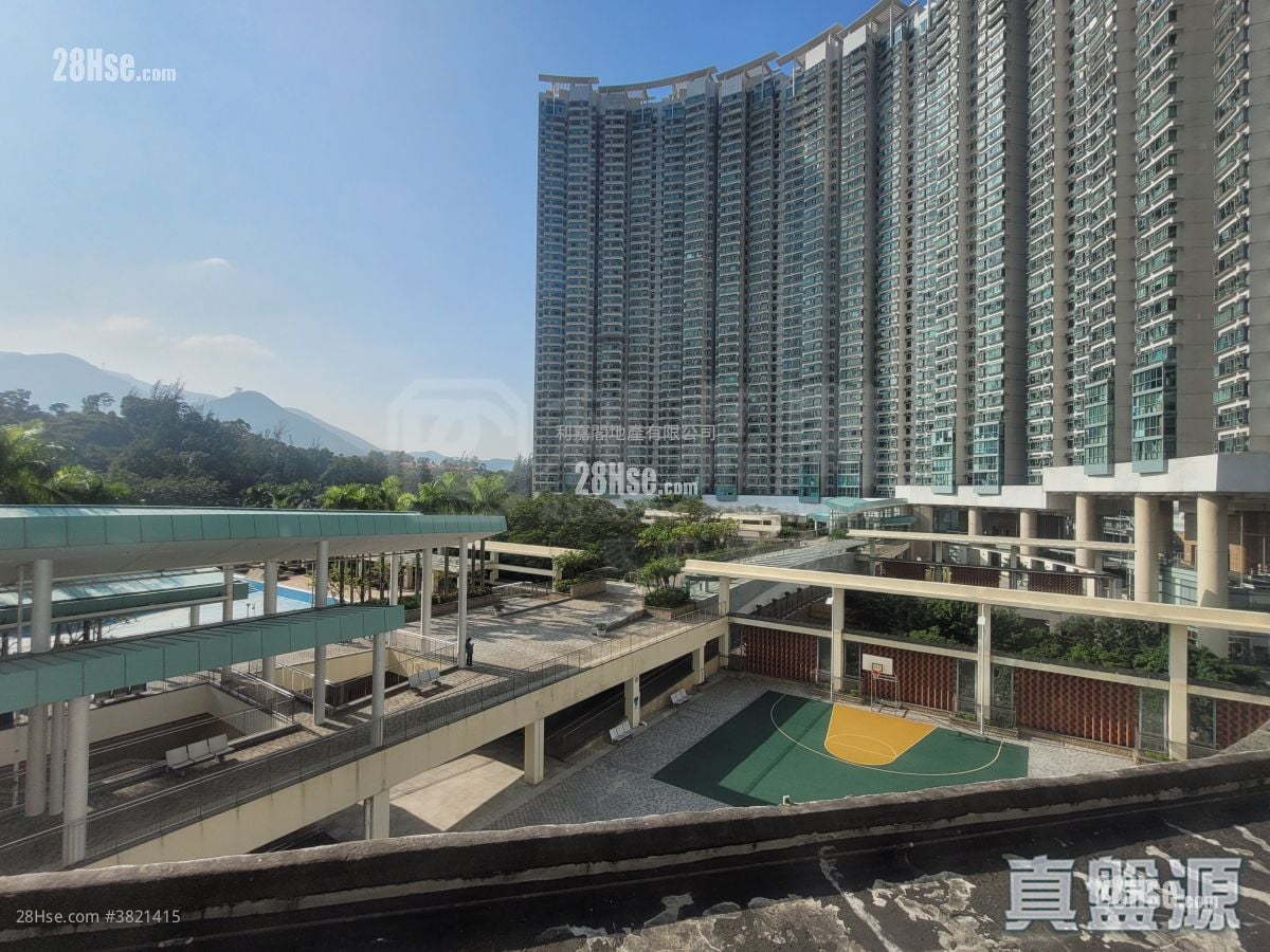 Tung Chung Crescent Sell 3 Bedrooms , 2 Bathrooms 803 ft²