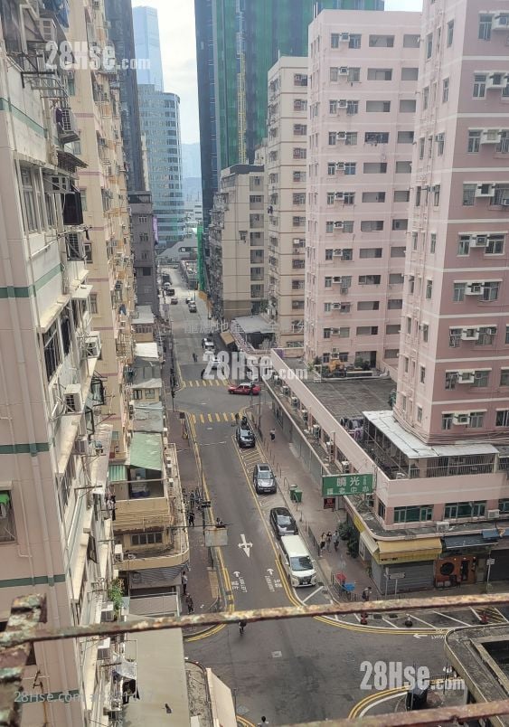 Chung Hing Building Sell 2 Bedrooms , 1 Bathroom 374 ft²