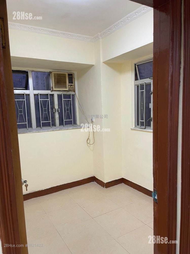Lai To Building Sell 3 Bedrooms , 1 Bathroom 442 ft²