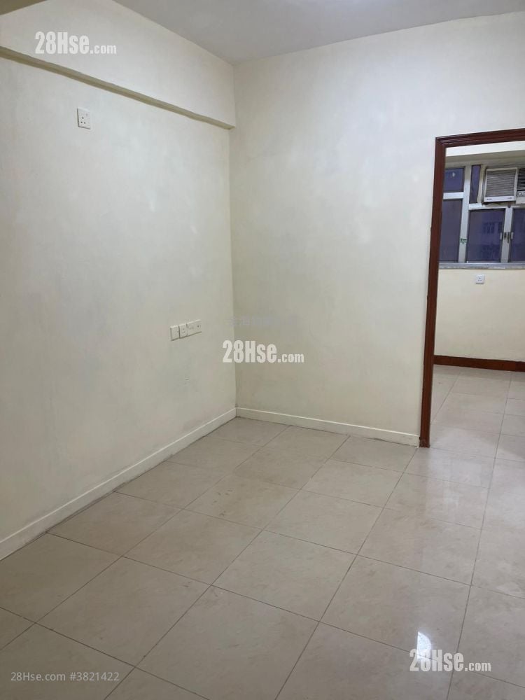 Lai To Building Sell 3 Bedrooms , 1 Bathroom 442 ft²