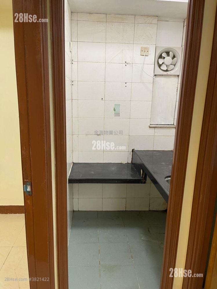 Lai To Building Sell 3 Bedrooms , 1 Bathroom 442 ft²