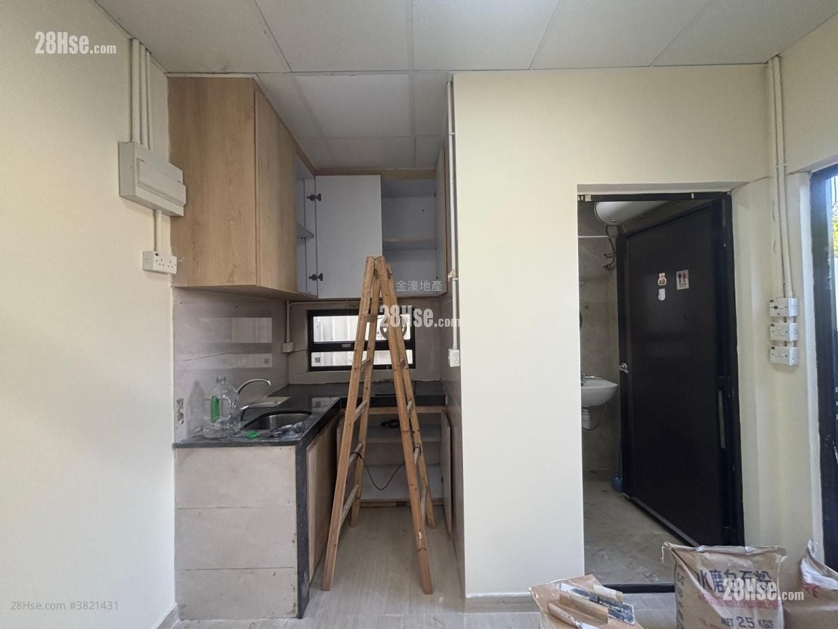 Village Rental Studio , 1 Bathroom 230 ft²