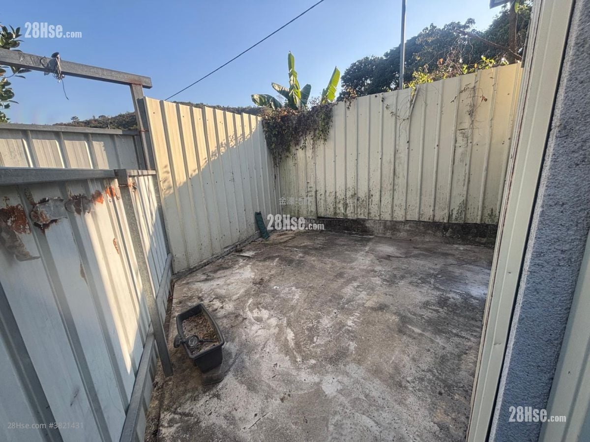 Village Rental Studio , 1 Bathroom 230 ft²