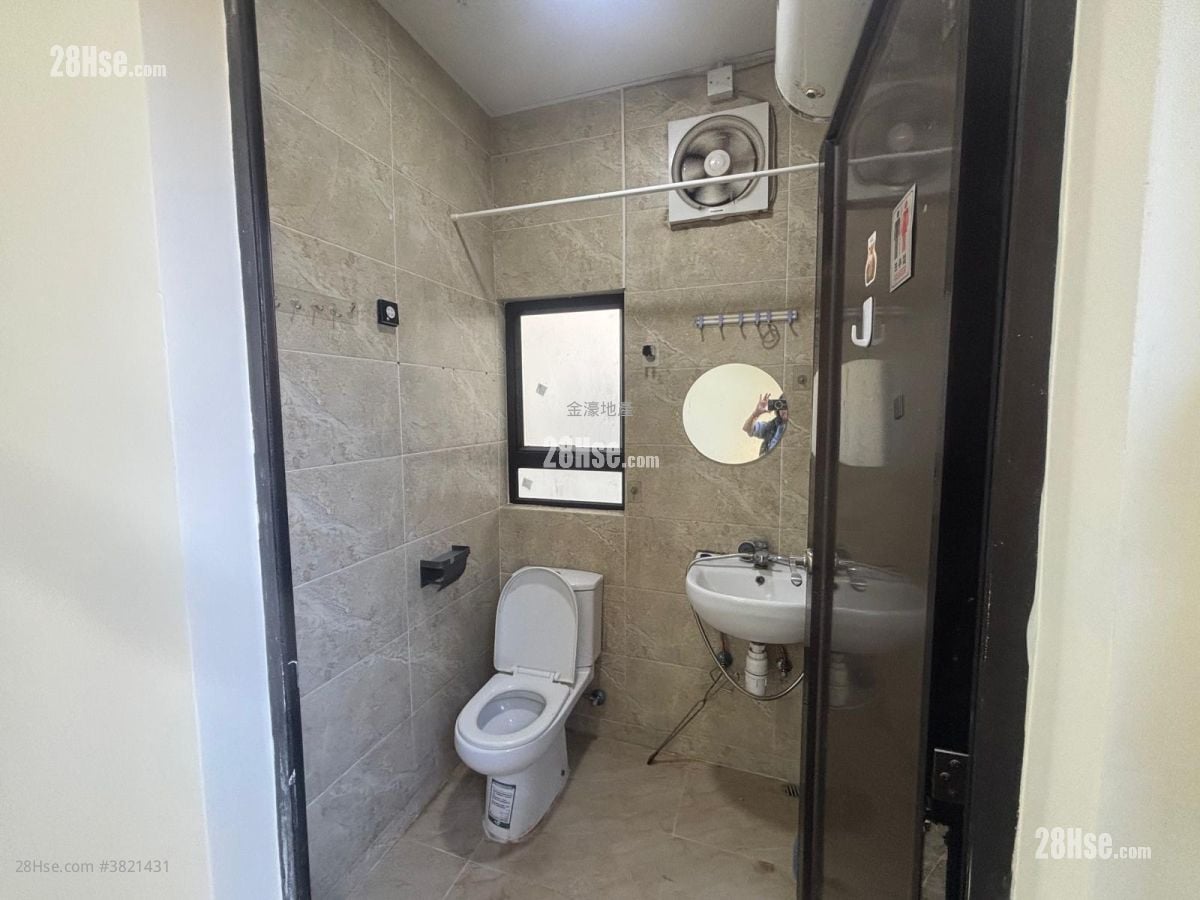 Village Rental Studio , 1 Bathroom 230 ft²