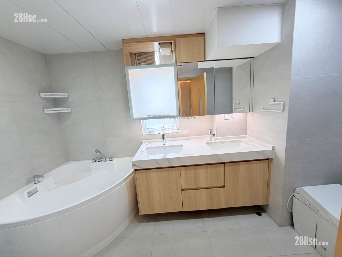 Sunderland Estate Sell 4 Bedrooms 1,912 ft²