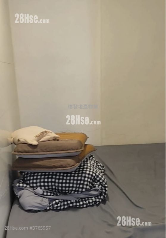 單幢樓房 租盤 開放式間隔 , 1 浴室 90 平方呎