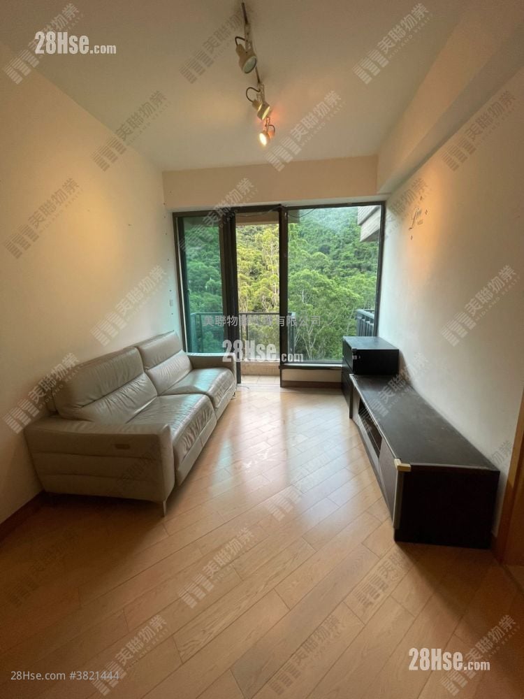 Aria Sell 3 Bedrooms , 2 Bathrooms 713 ft²