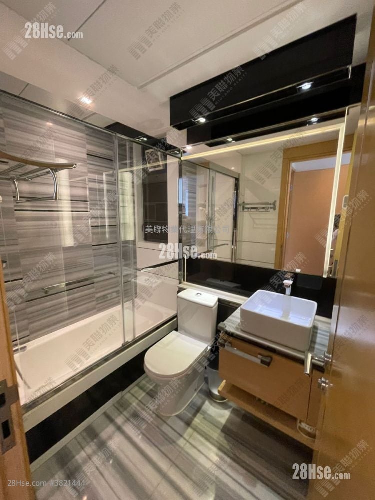 Aria Sell 3 Bedrooms , 2 Bathrooms 713 ft²