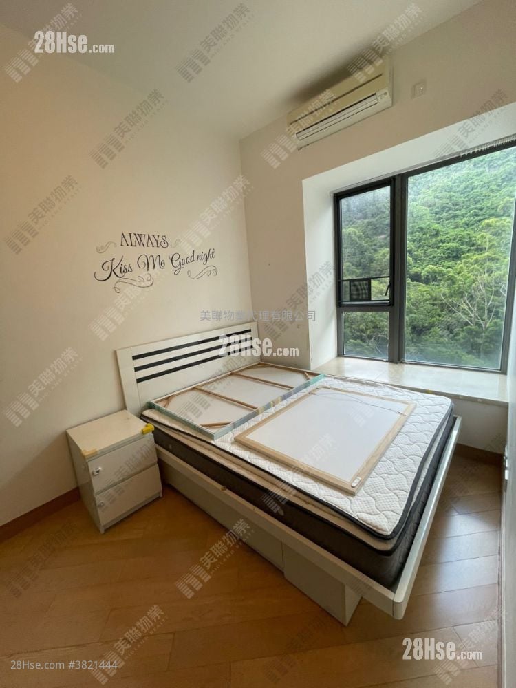 Aria Sell 3 Bedrooms , 2 Bathrooms 713 ft²