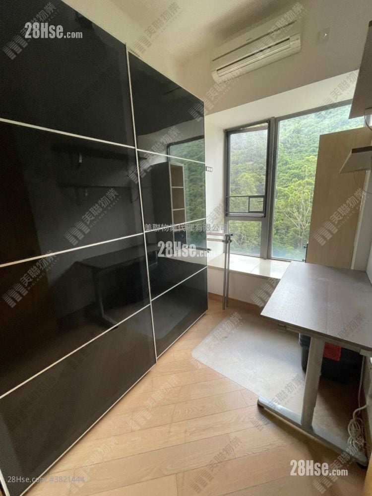 Aria Sell 3 Bedrooms , 2 Bathrooms 713 ft²