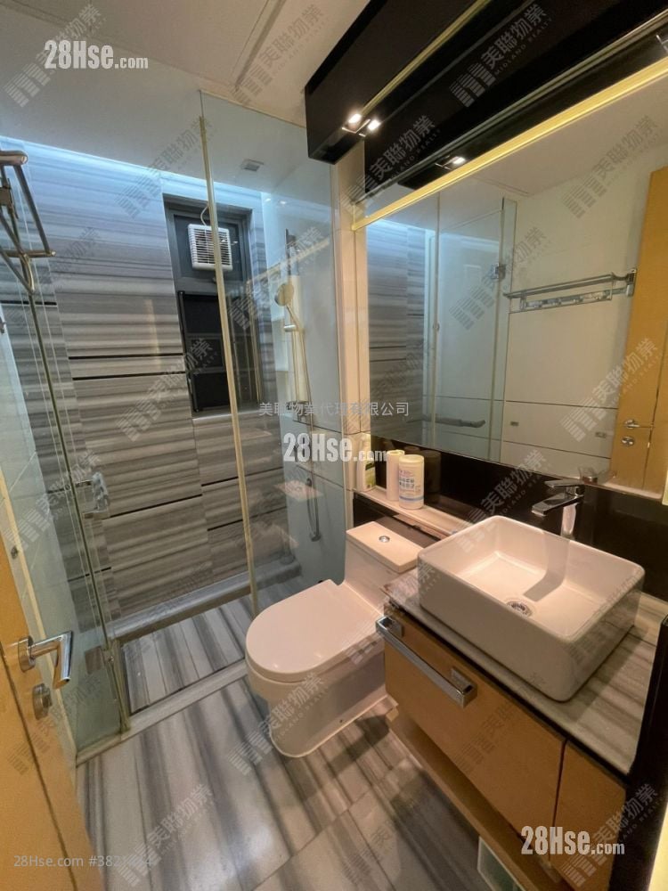 Aria Sell 3 Bedrooms , 2 Bathrooms 713 ft²