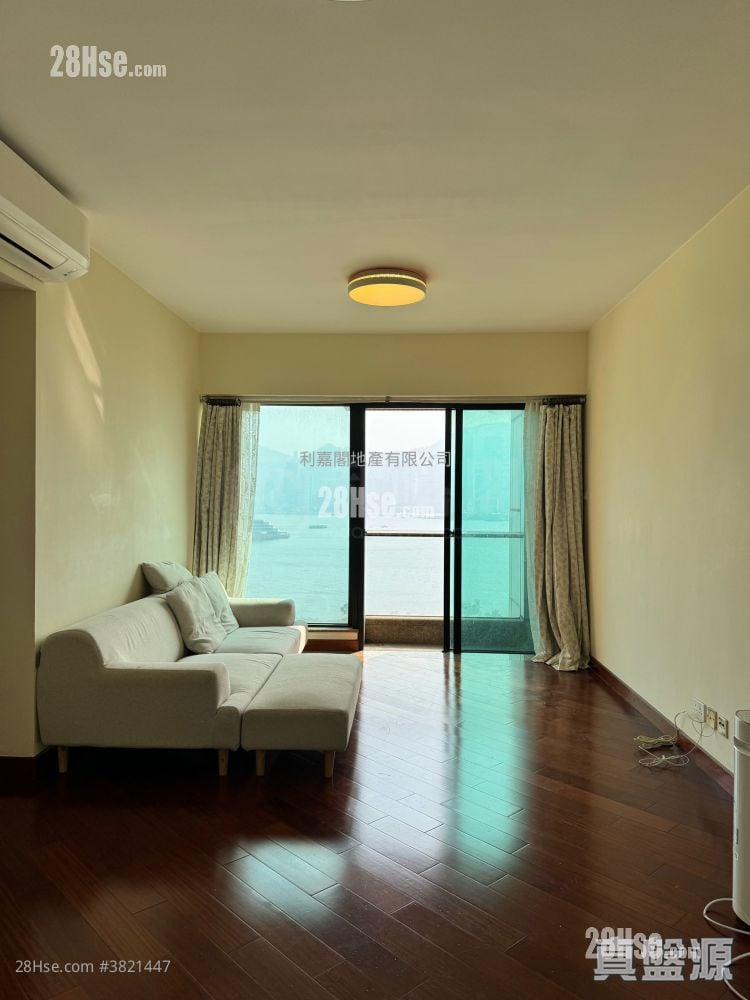 The Arch Sell 3 Bedrooms , 2 Bathrooms 846 ft²