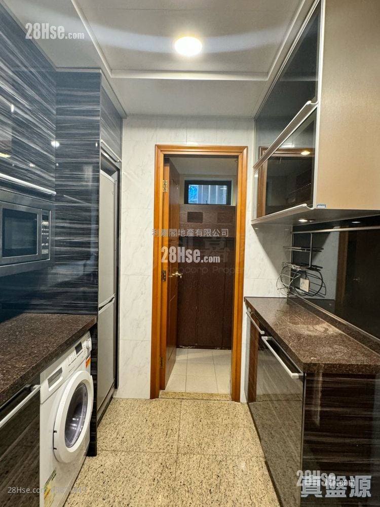 The Arch Sell 3 Bedrooms , 2 Bathrooms 846 ft²