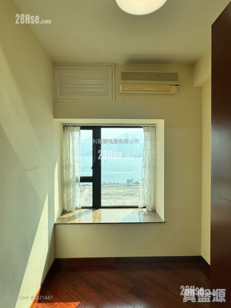 The Arch Sell 3 Bedrooms , 2 Bathrooms 846 ft²