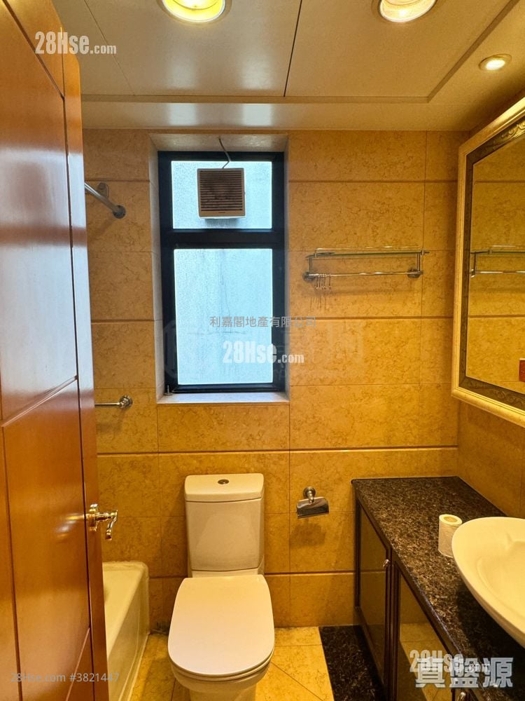 The Arch Sell 3 Bedrooms , 2 Bathrooms 846 ft²