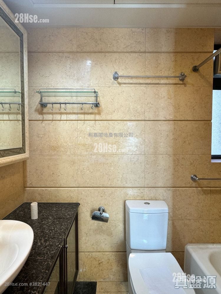 The Arch Sell 3 Bedrooms , 2 Bathrooms 846 ft²