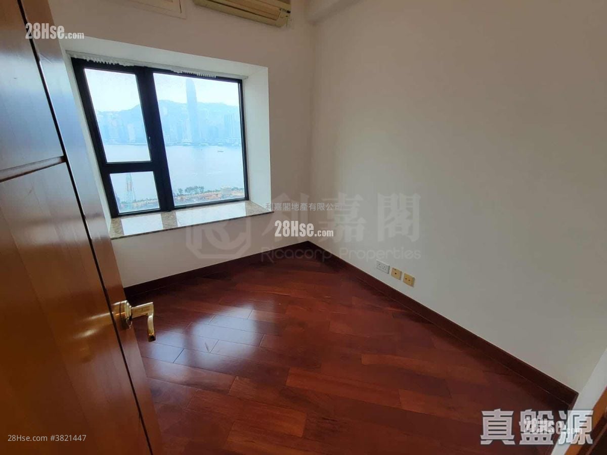 The Arch Sell 3 Bedrooms , 2 Bathrooms 846 ft²