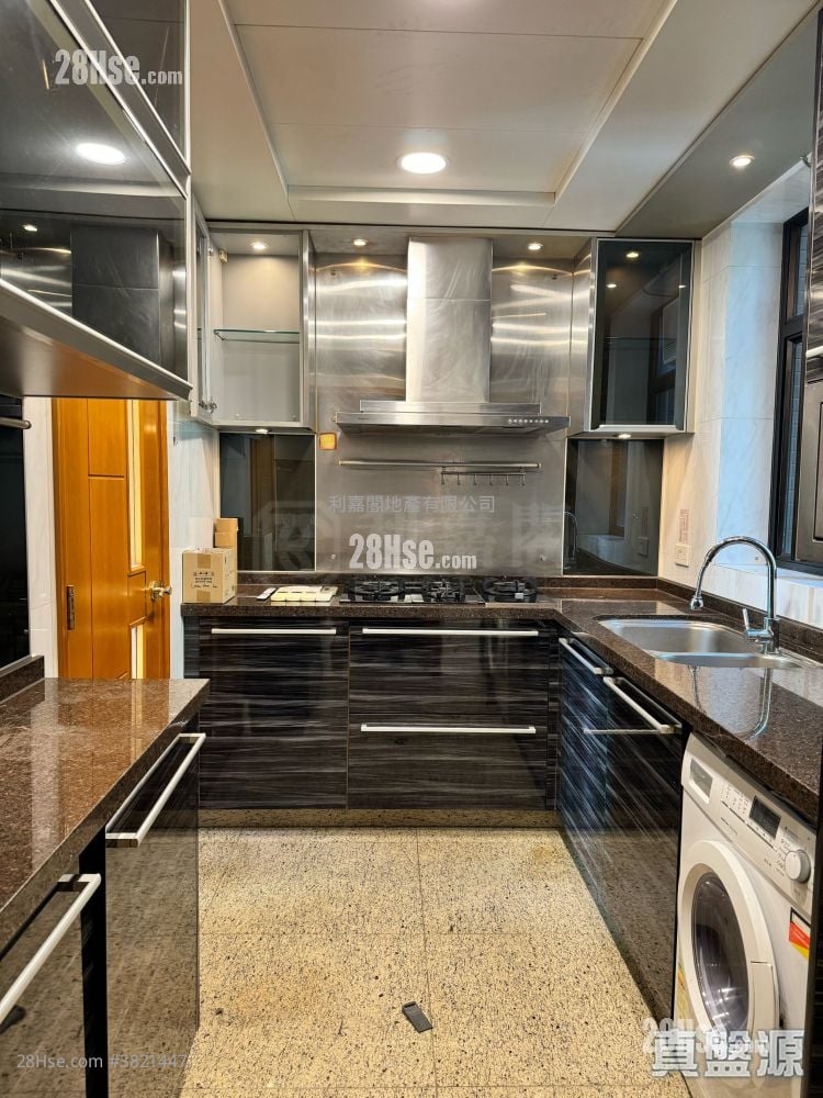 The Arch Sell 3 Bedrooms , 2 Bathrooms 846 ft²