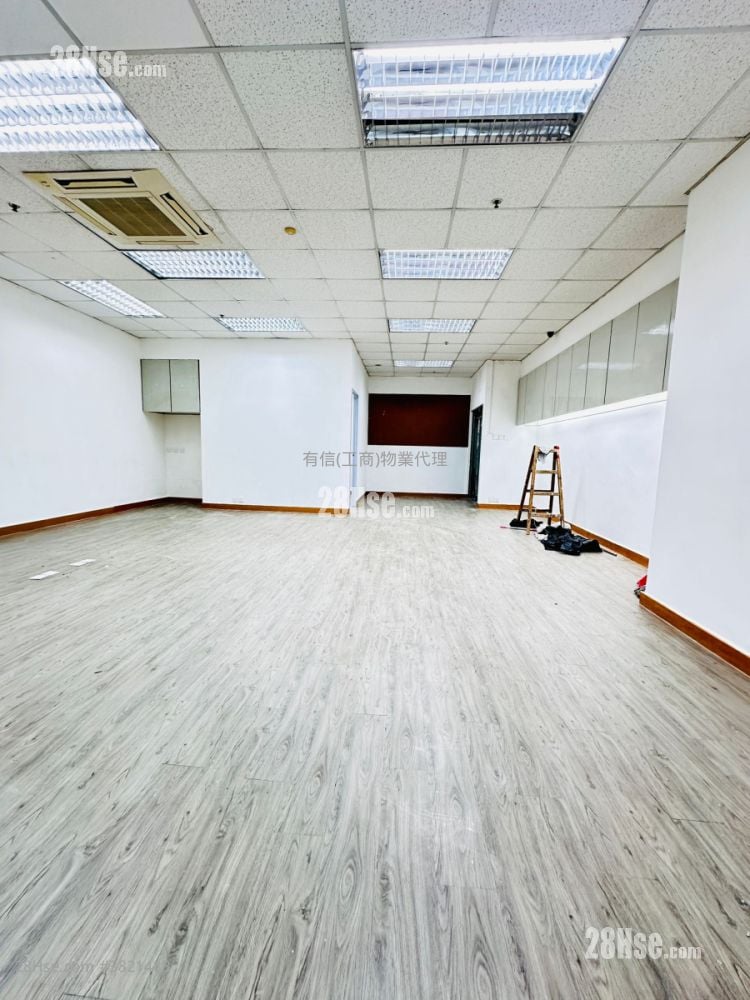 Charm Centre Rental 3 Bedrooms 1,133 ft²