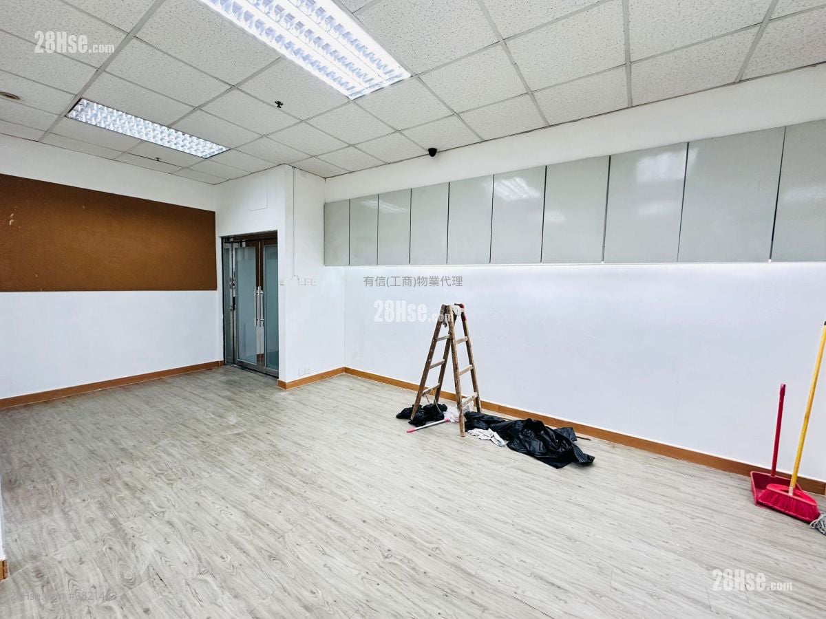 Charm Centre Rental 3 Bedrooms 1,133 ft²