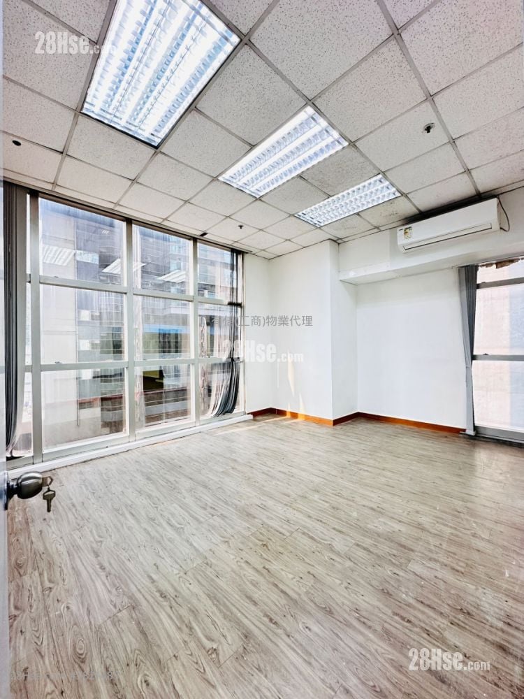 Charm Centre Rental 3 Bedrooms 1,133 ft²